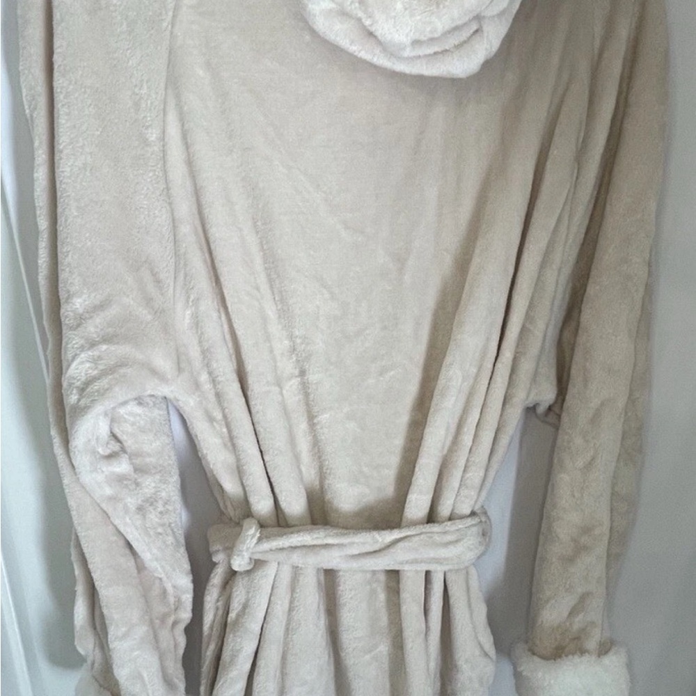 Cozy Cream Women's Robe - Picture 5 of 10